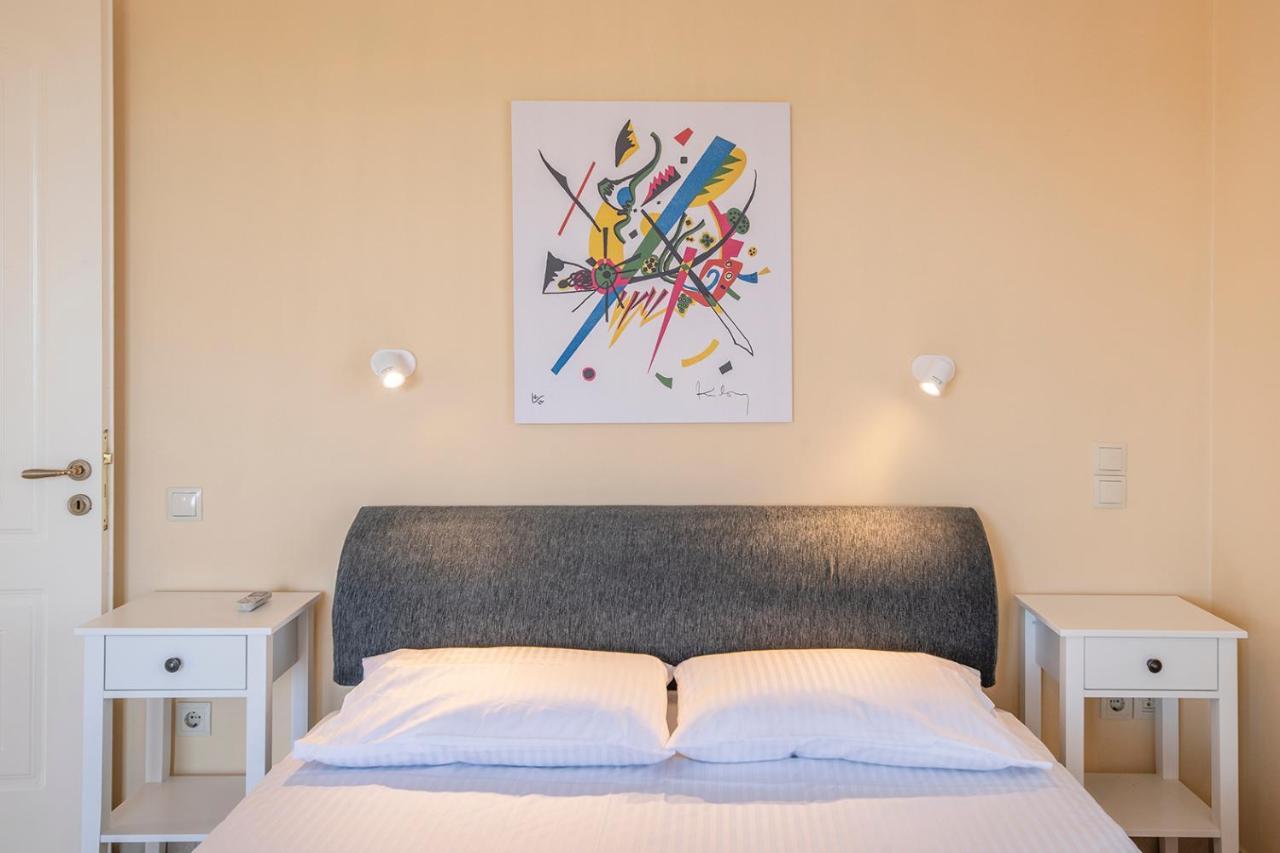 Hill House Apartament *